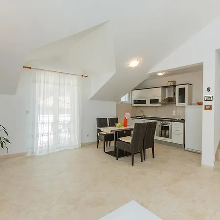 Kamenica Ferienhaus *