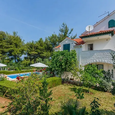 Kamenica Ferienhaus *