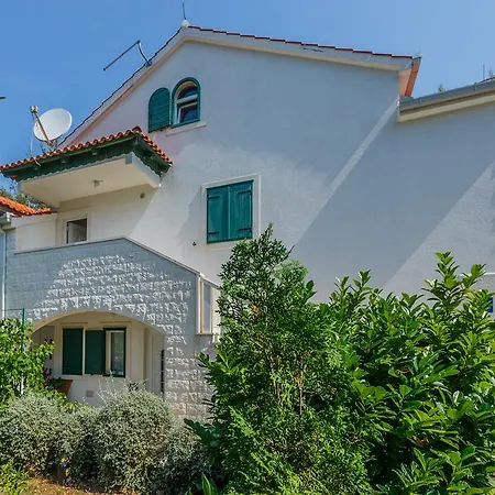 Ferienhaus Kamenica Mirce