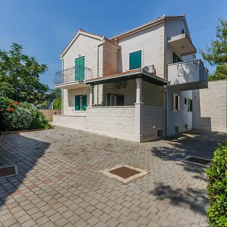 Kamenica Ferienhaus